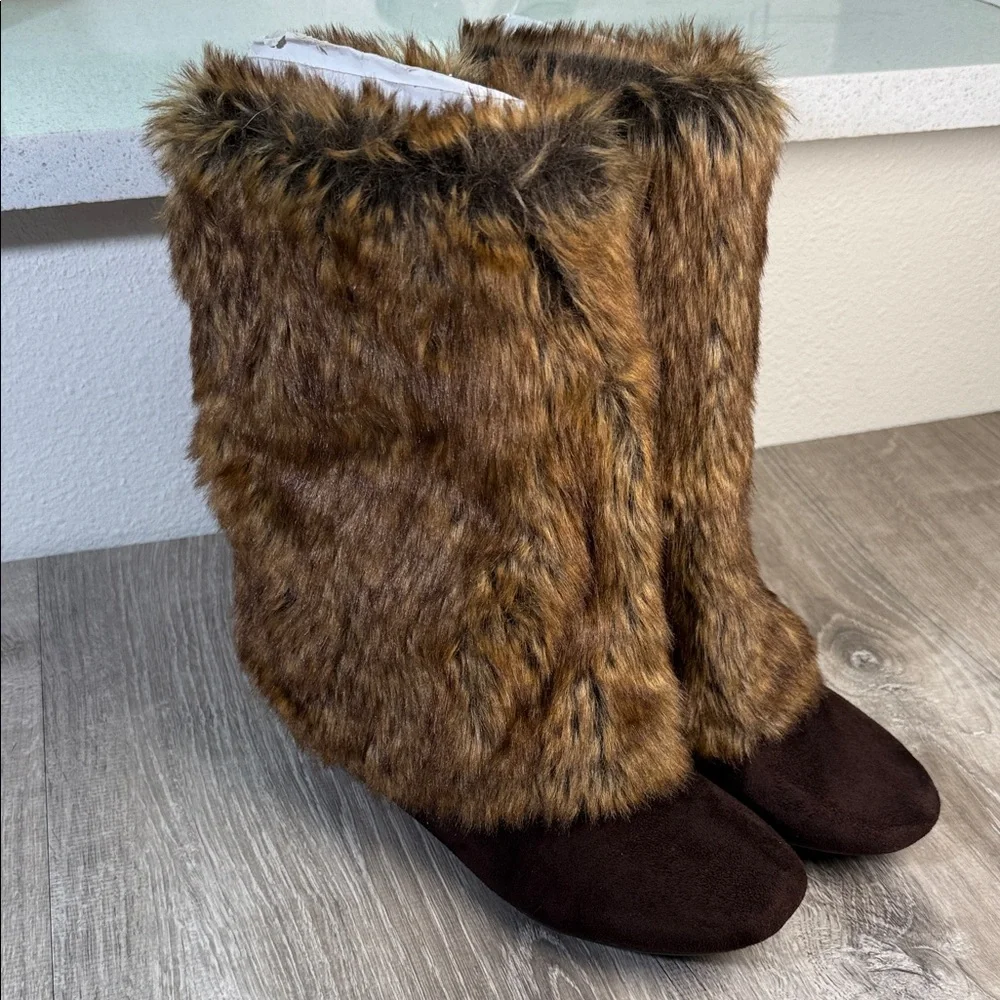 Report Faux Fur Brown Moccasin Boots - Picture 1 of 6